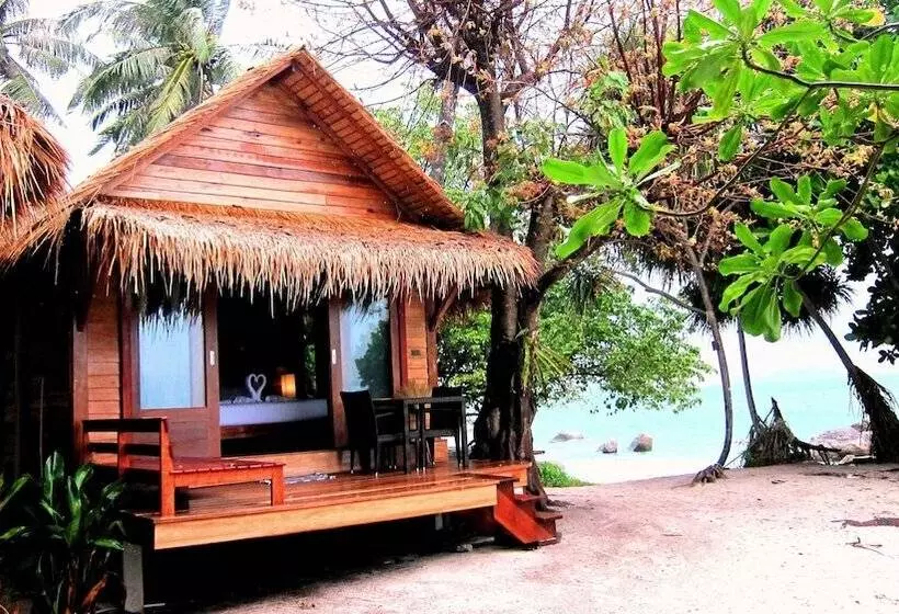 فندق Ten Moons Lipe Resort