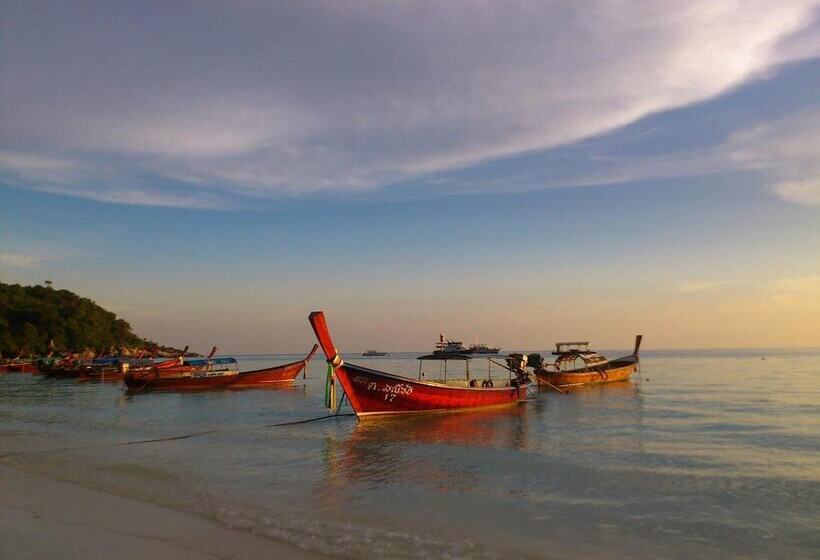 Отель Ten Moons Lipe Resort