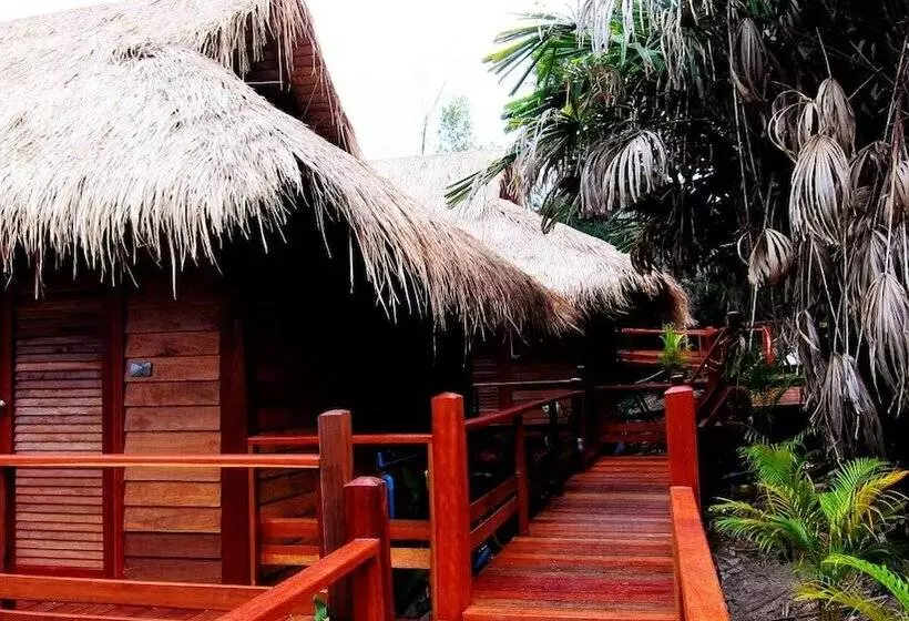 فندق Ten Moons Lipe Resort