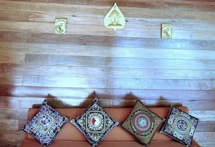 Отель Ten Moons Lipe Resort