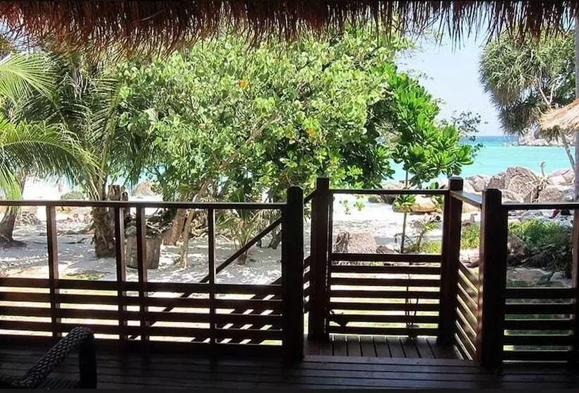 فندق Ten Moons Lipe Resort