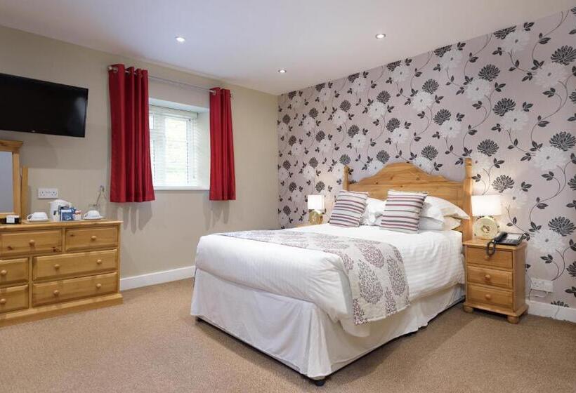 酒店 The Britannia Inn & Waves Restaurant