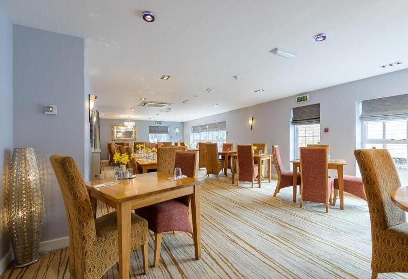 酒店 The Britannia Inn & Waves Restaurant