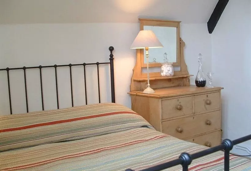 Отель The Swan At Great Easton