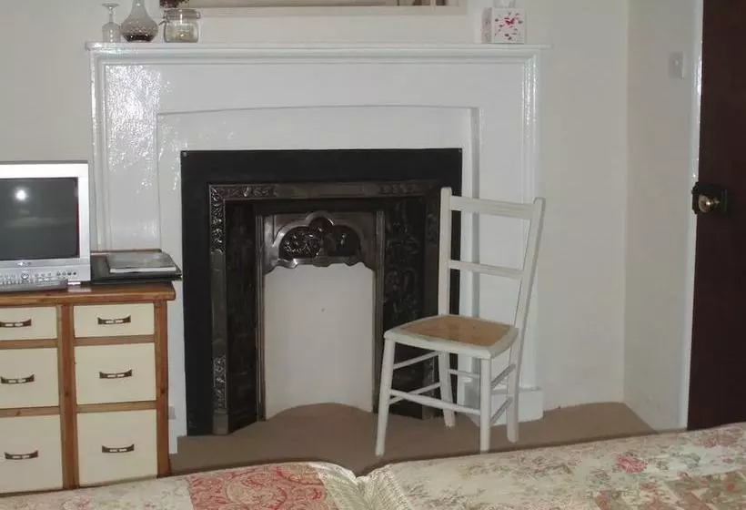 Отель The Swan At Great Easton