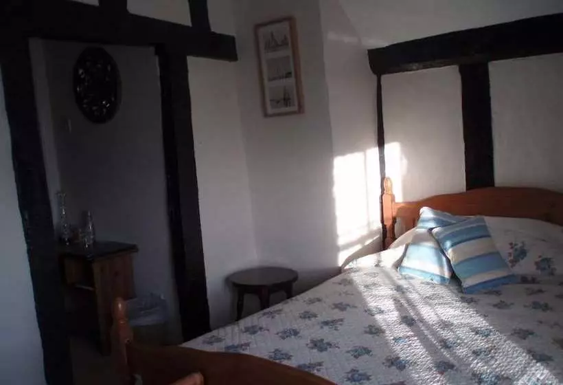 Отель The Swan At Great Easton