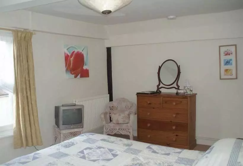 Отель The Swan At Great Easton