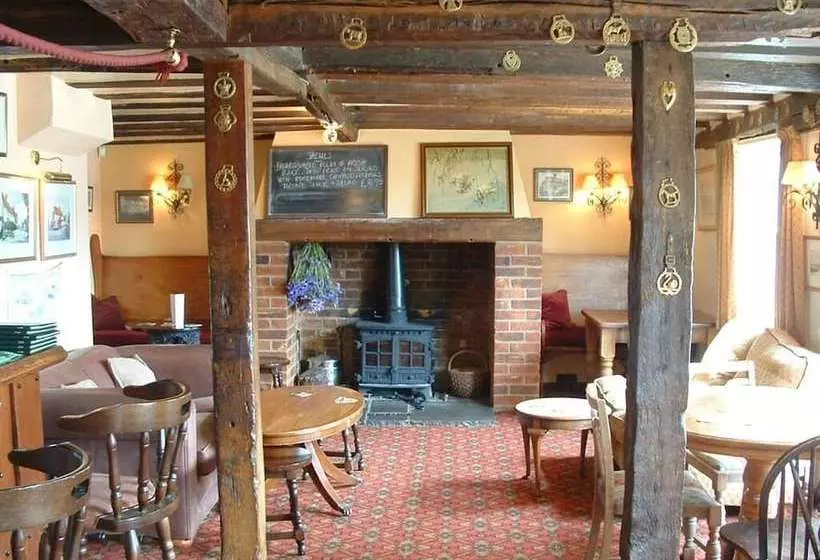 Отель The Swan At Great Easton