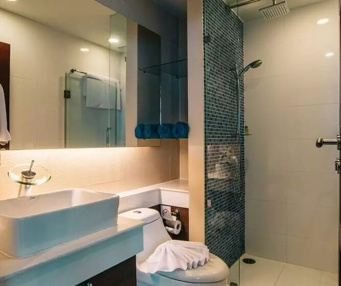 Icheck Inn Residences Patong