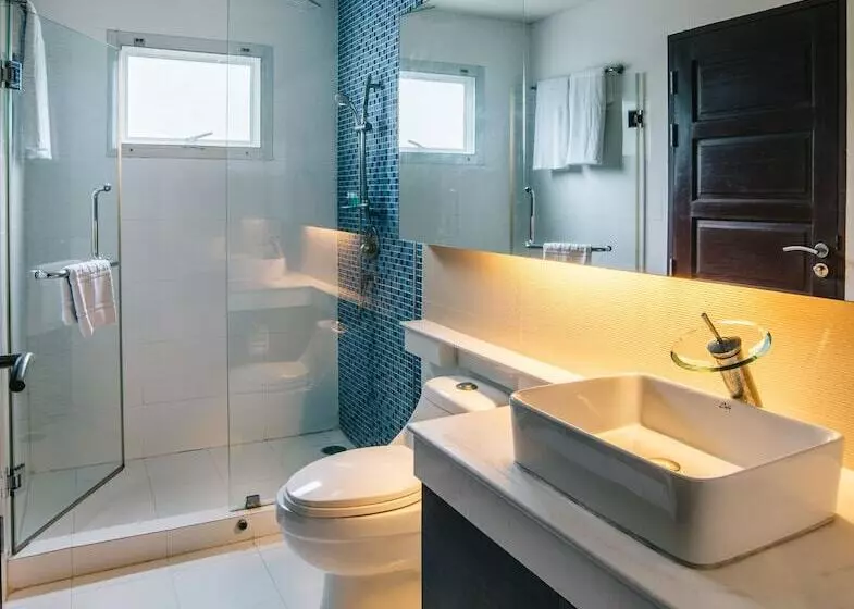 Icheck Inn Residences Patong