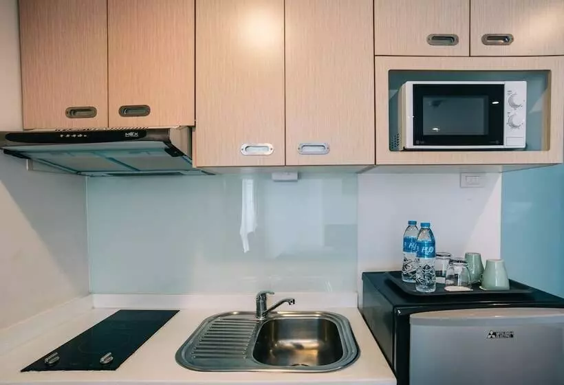 Icheck Inn Residences Patong