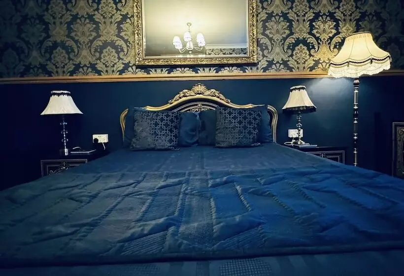 膳宿费 The Angove