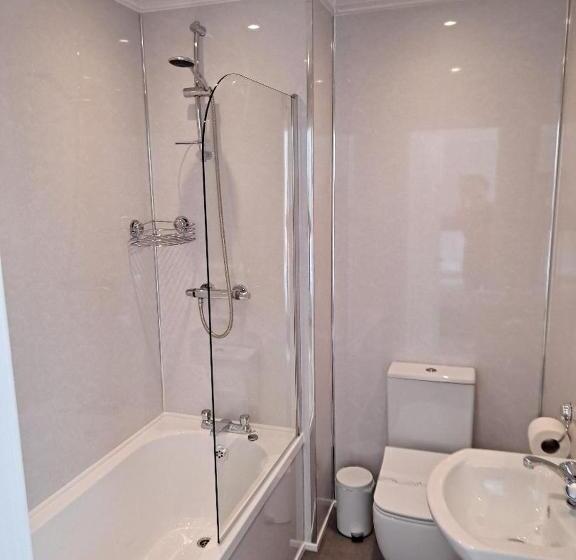 بنسيون The Sanderling