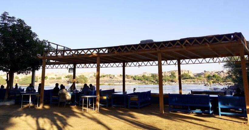 تختخواب و صبحانه Artika Wadi Kiki