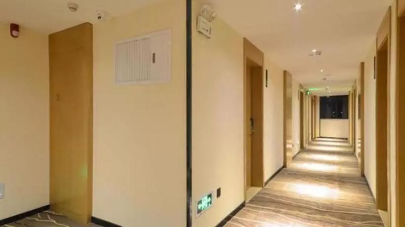 ホテル City Comfort Inn Shiyan Wudang Mountain