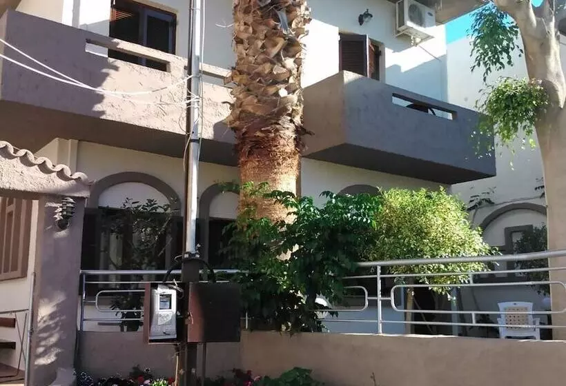 Hotelli Fotula Studios