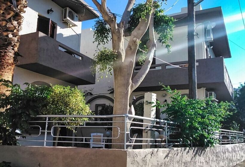 בית מלון כפרי Fotula Studios