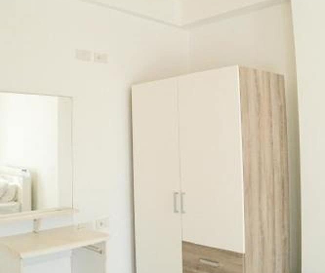 هتل Roomquest Bangkok Sukhumvit 50