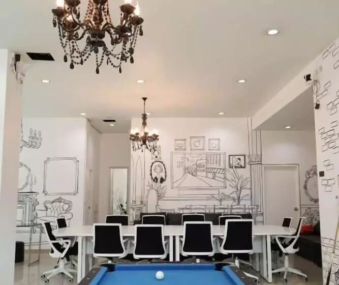 هتل Roomquest Bangkok Sukhumvit 50