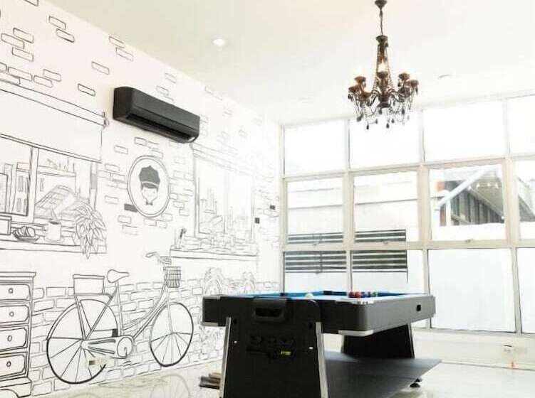 هتل Roomquest Bangkok Sukhumvit 50