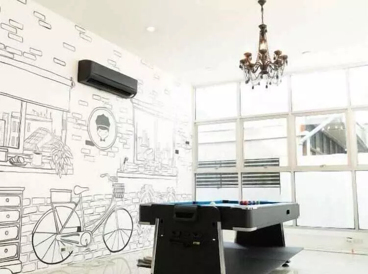 هتل Roomquest Bangkok Sukhumvit 50
