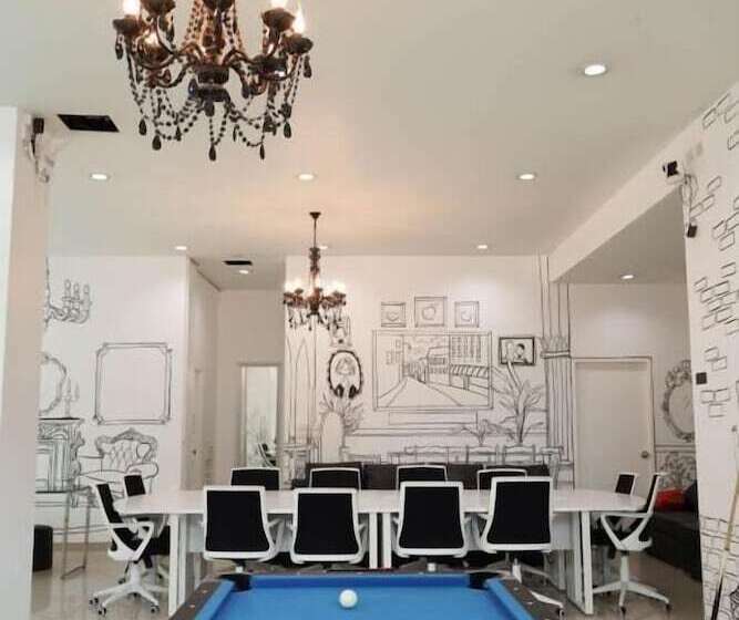 هتل Roomquest Bangkok Sukhumvit 50