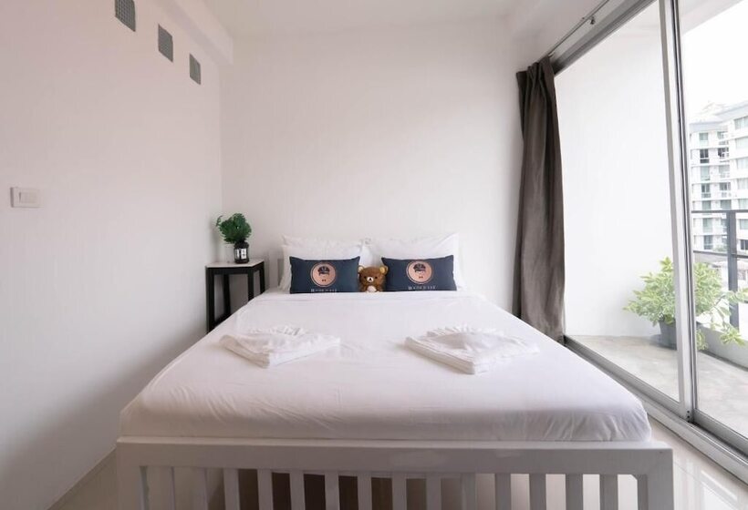 هتل Roomquest Bangkok Sukhumvit 50