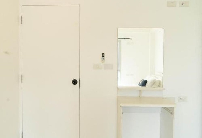 هتل Roomquest Bangkok Sukhumvit 50