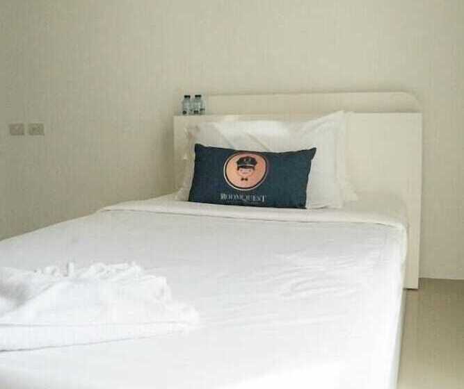 هتل Roomquest Bangkok Sukhumvit 50
