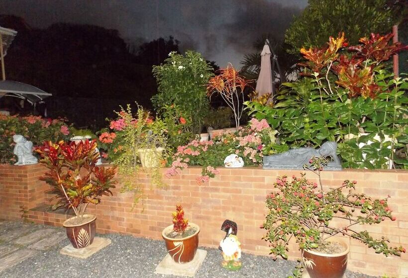 پانسیون Le Manoir Guest House