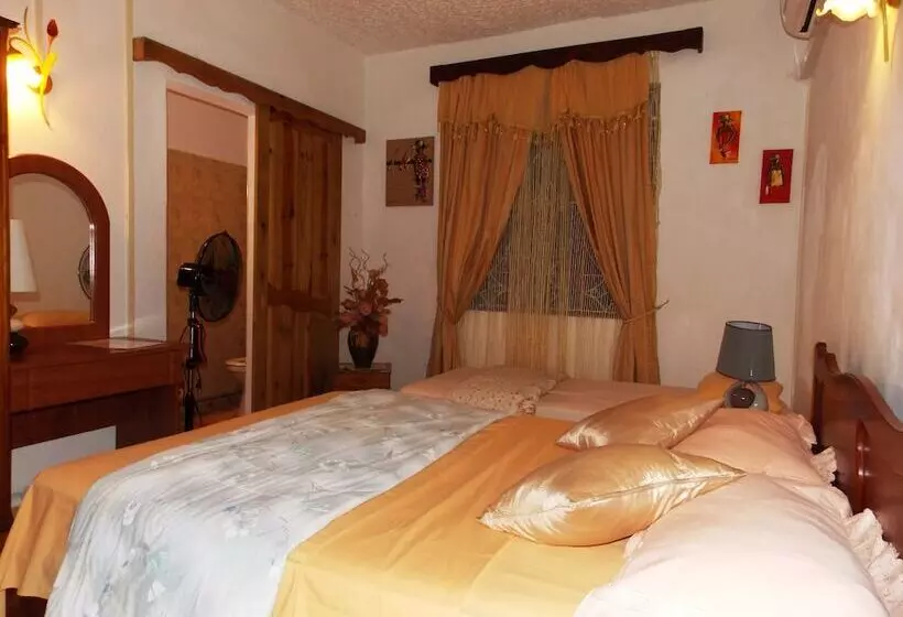 پانسیون Le Manoir Guest House