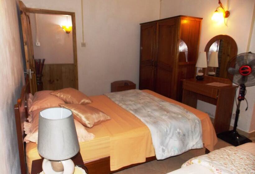 پانسیون Le Manoir Guest House