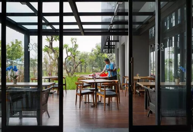 Batiqa Hotel Jababeka Cikarang