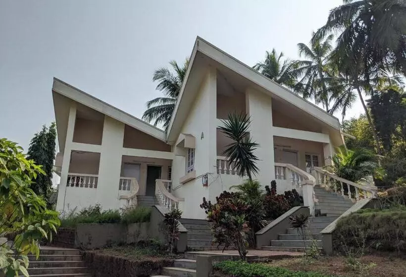 ホテル Farmagudi Residency