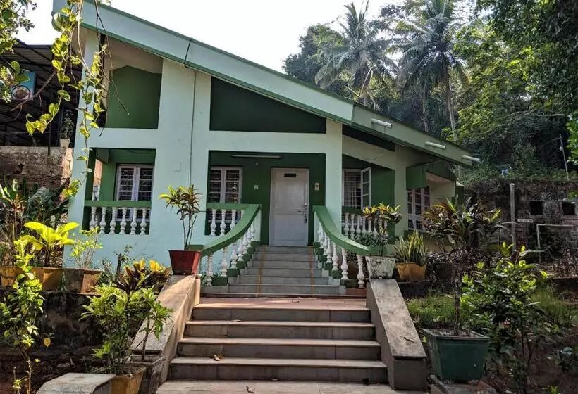 ホテル Farmagudi Residency