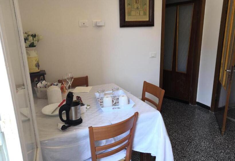 Отель Guesthouse Rollando