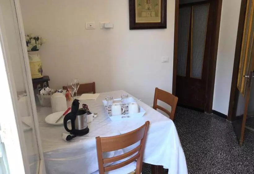 ホテル Guesthouse Rollando