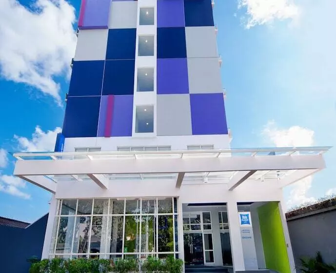Szálloda Ibis Budget Semarang Tendean