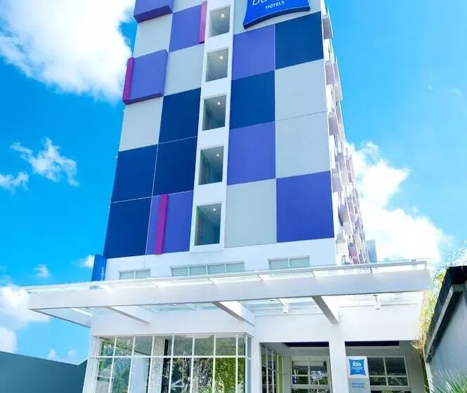 Szálloda Ibis Budget Semarang Tendean