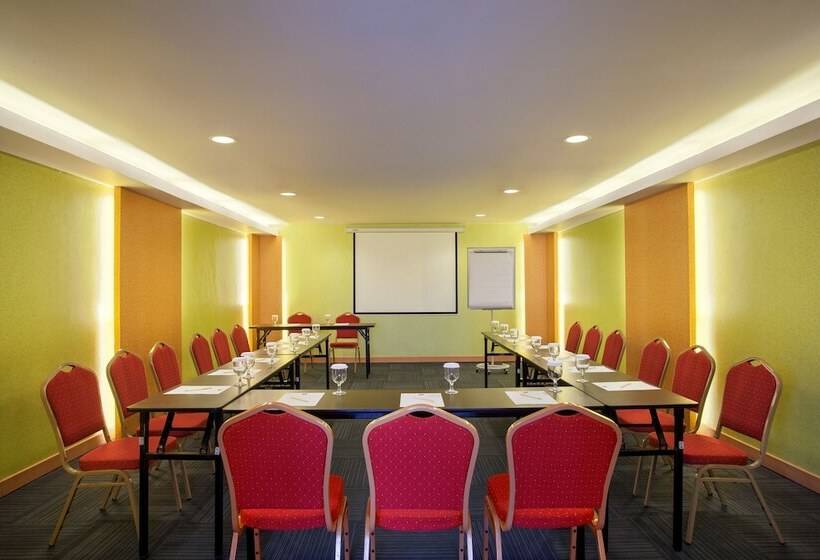 فندق Ibis Budget Semarang Tendean