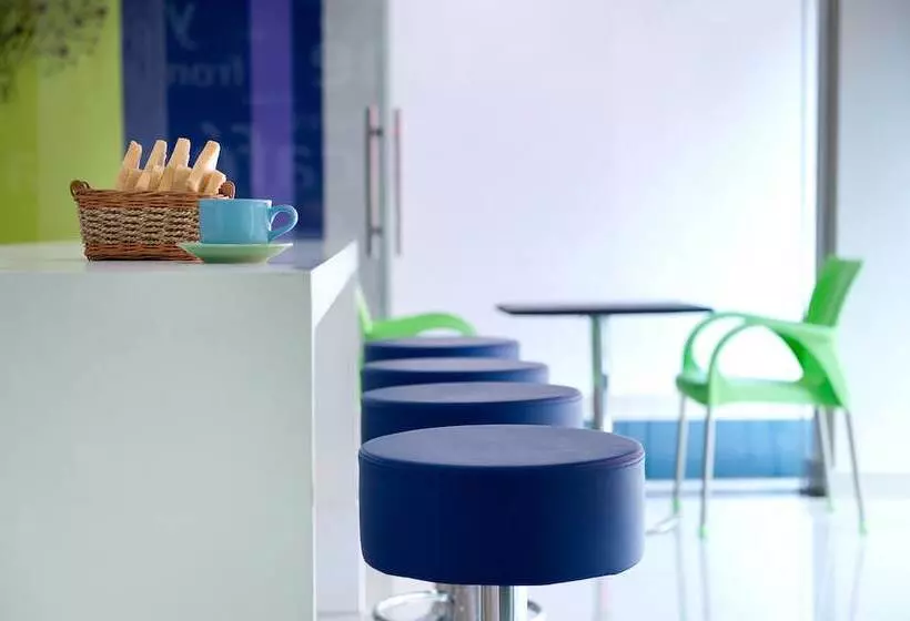 Szálloda Ibis Budget Semarang Tendean