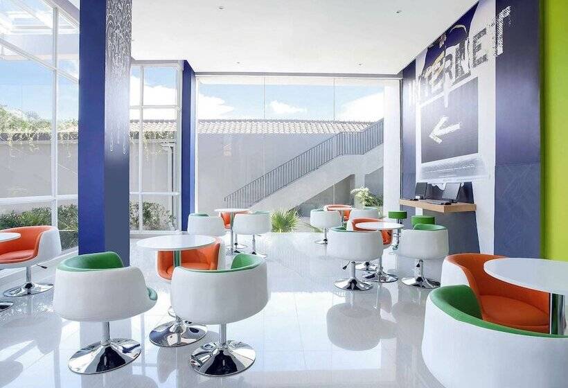 فندق Ibis Budget Semarang Tendean