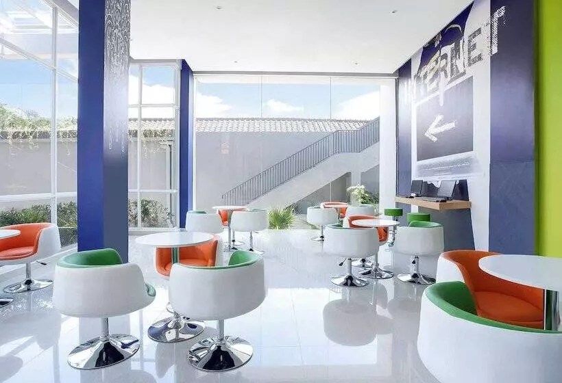 Szálloda Ibis Budget Semarang Tendean