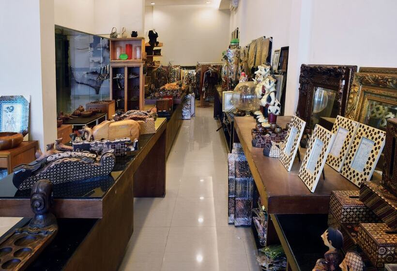 فندق Ibis Budget Semarang Tendean