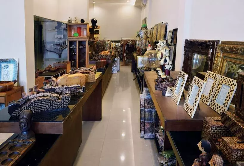 Szálloda Ibis Budget Semarang Tendean