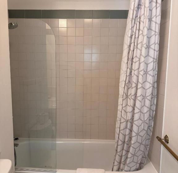 ホテル Hôtel Des 3 Marches  Logis Hôtel Restaurant