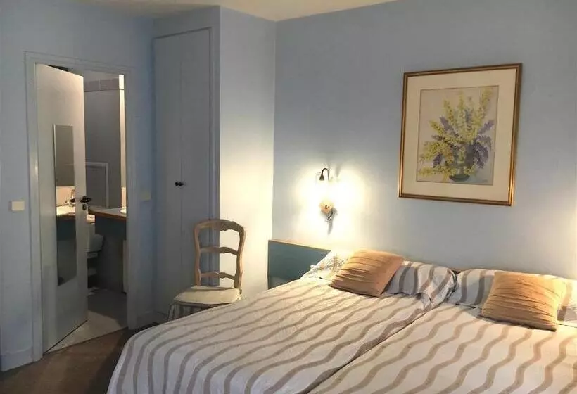 Отель Hôtel Des 3 Marches  Logis Hôtel Restaurant