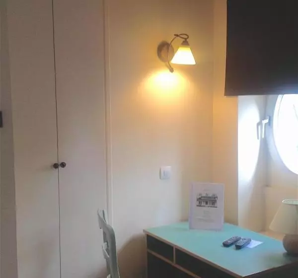 Отель Hôtel Des 3 Marches  Logis Hôtel Restaurant