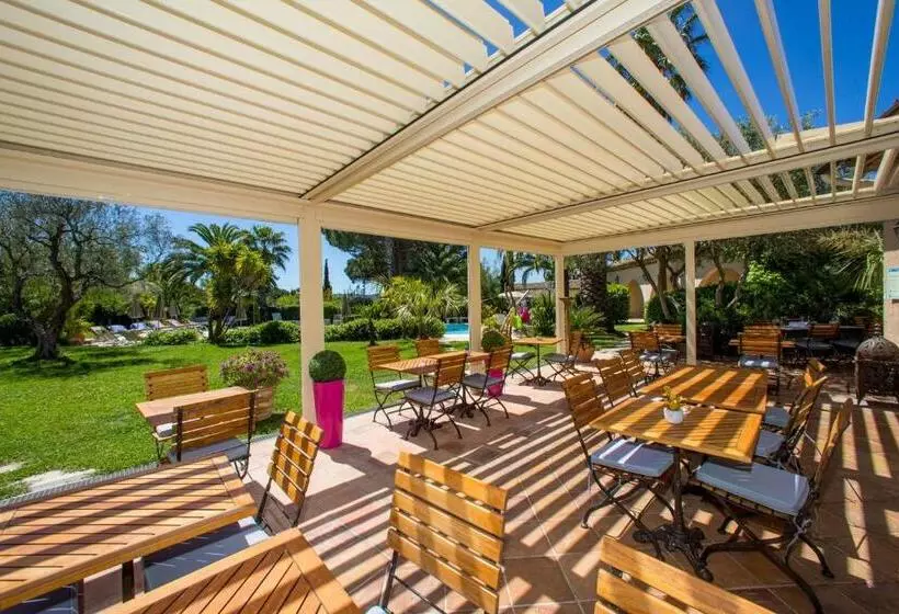 Отель La Garbine