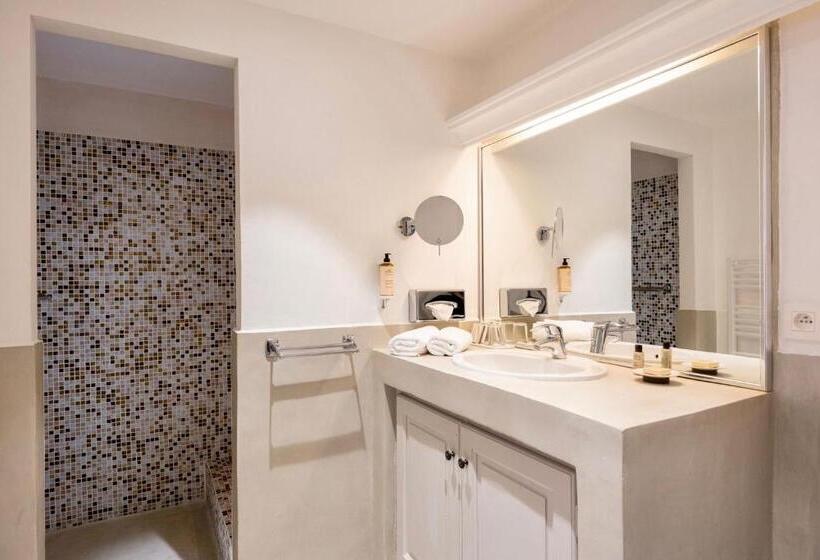 Отель La Garbine